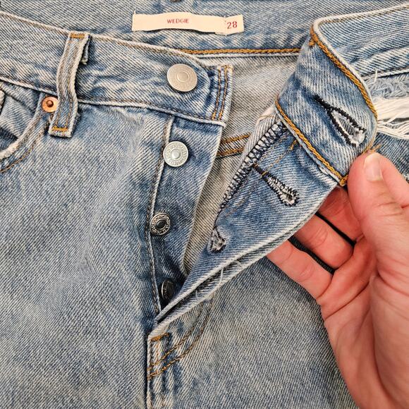 Levi's Wedgie Ankle Jeans Womens Size 28 Distressed Light Wash High Rise Grunge - Picture 5 of 11